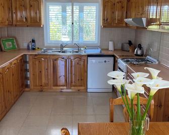 Beautiful Villa with Private Pool, on outskirts of Ozankoy village - Ozankoy - Kitchen