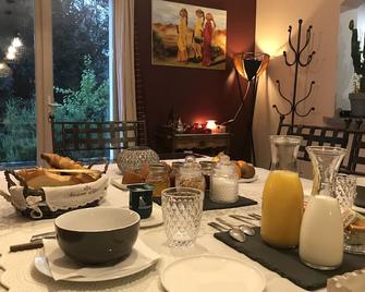 Les Jardins d'Holi proche Uzès - Garrigues-Sainte-Eulalie - Comedor