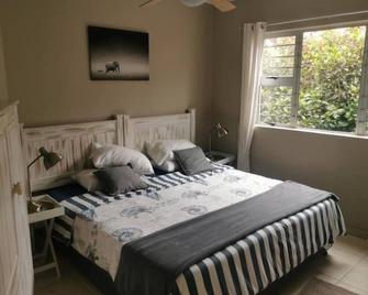 Seascapes Cottage - Umkomaas - Habitación