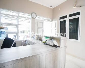 OYO 3964 Indah Residence Syariah - Yakarta - Recepción