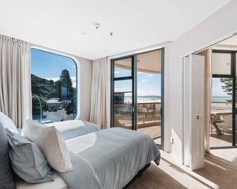 Stylish Mt Pad Epic Views Walk to Beach & Eats - Mount Maunganui - Bedroom