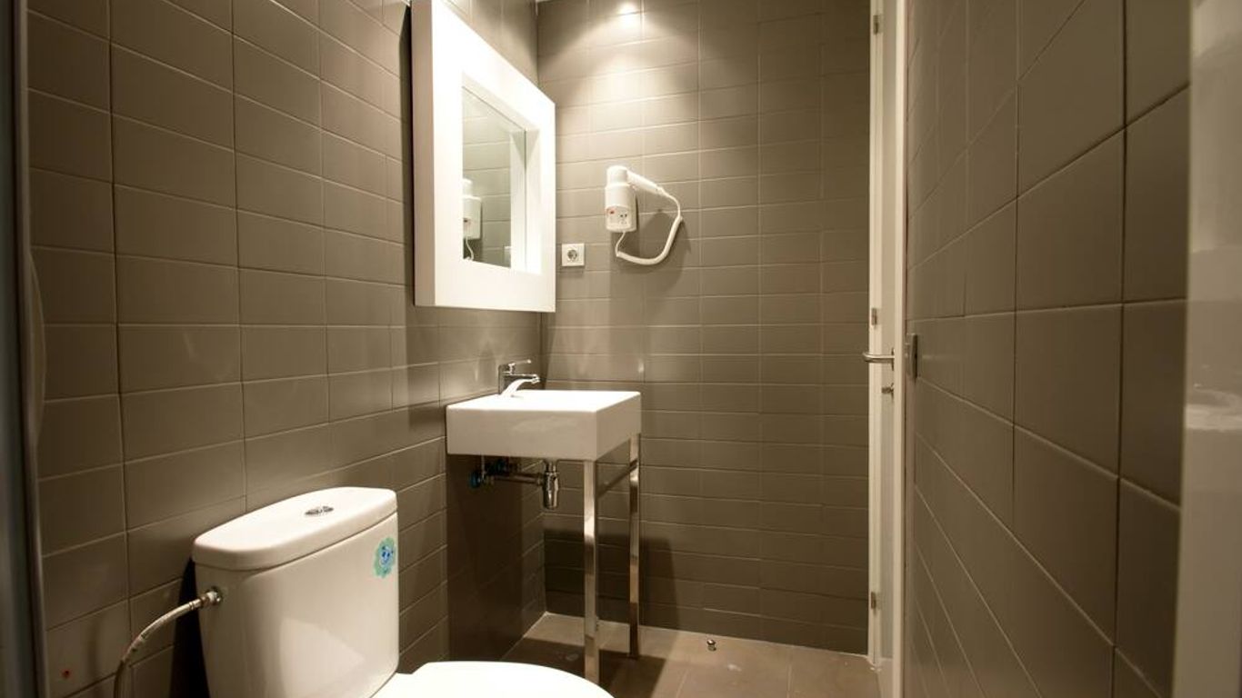 هوستال إكسبريس باي جايا رومز