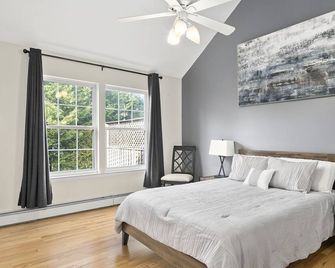 3bed, 2bath Hamptons Home, Close to Incredible Beaches and Restaurants! - Hampton Bays - Κρεβατοκάμαρα