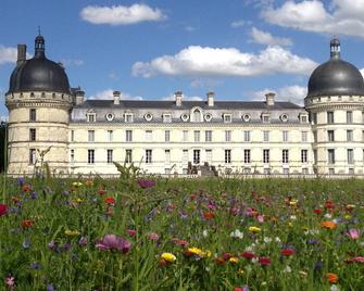 Gy en Sologne, Traditional Solognot Cottage In a charming village setting. - Lassay-sur-Croisne - Edificio