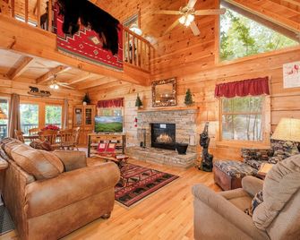 Paradise Ridge Log Cabin - Pigeon Forge - Wohnzimmer