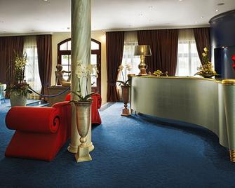 Relais & Châteaux Hotel Bülow Palais - Dresde - Recepción