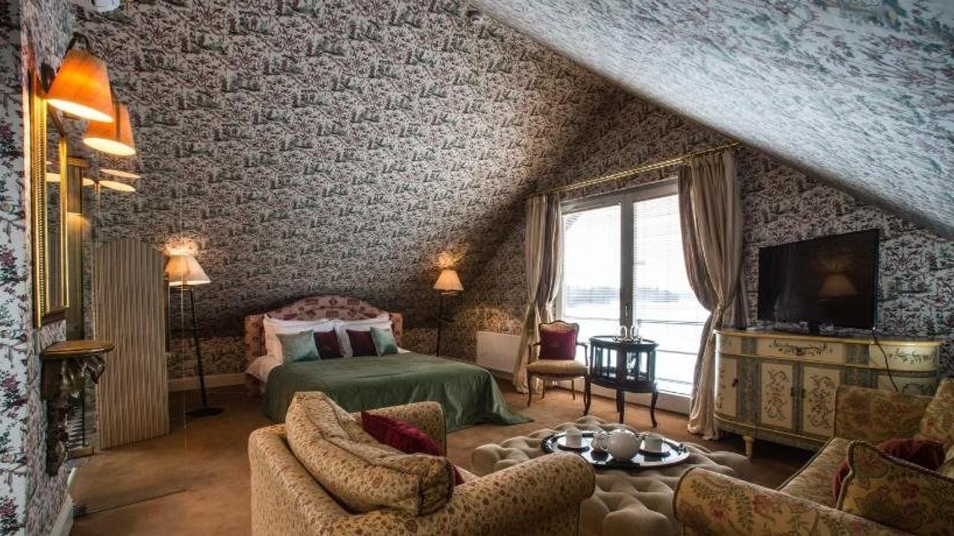 Apvalaus Stalo Klubas Gastro & Spa Hotel