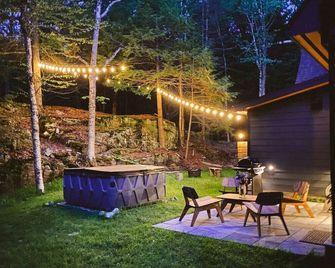 Cozy Rock Cabin #thewaylifeshouldbe - Freeport - Patio