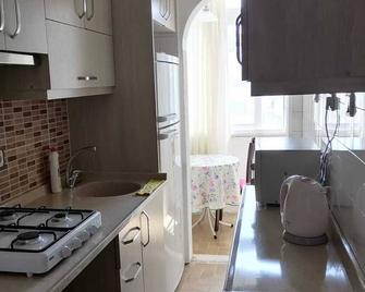 Keskin Apartments - Marmaris - Kitchen