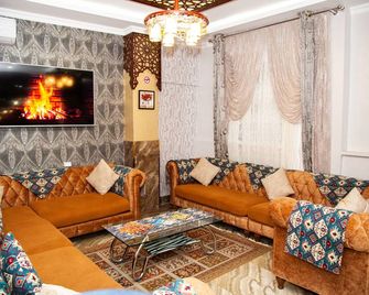 Mildom Hotel Baku - Bakú - Sala de estar