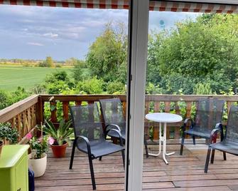 Neu! Ferienwohnung Cottbus Nähe Spreewald - Chociebuż - Balkon