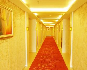 Landison International Hotel Zhongwei - Zhongwei - Коридор