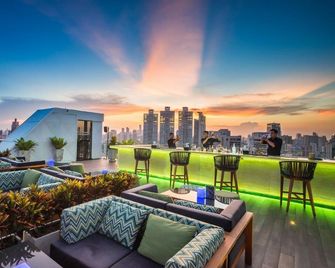 Skyview Hotel Bangkok - Bangkok - Balcony