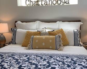 #walkinonsunshine is Total Luxury on the South Side in Downtown Chattanooga! - Chattanooga - Bedroom