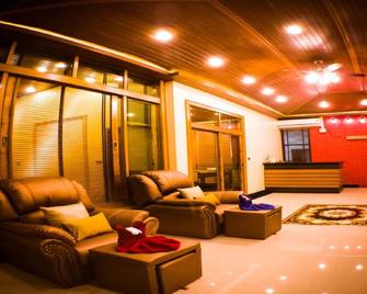 AU Place Hotel - Loei - Living room