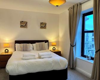 The Carlton's Holiday Suites - Bridlington - Bedroom