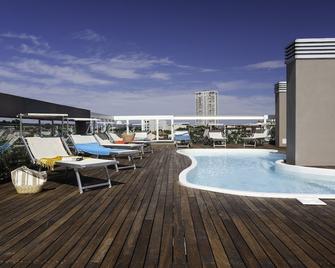 Residence Delfina - Ріміні - Басейн
