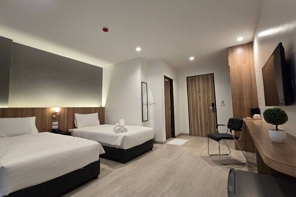 ماني مانترا هوتل كانشانابوري - كانشانابوري - غرفة نوم