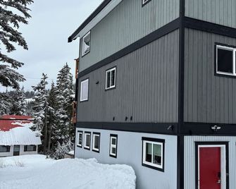 Cozy MW Alpine Village 1br. Close to the alpine lodge and hikes in the meadows! - Courtenay - Gebäude
