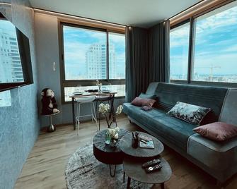 Carmel Holiday Apartments - Netanya - Living room