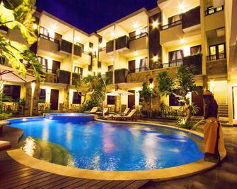 Manggar Indonesia Hotel - Kuta - Pool