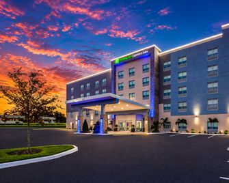 Holiday Inn Express & Suites Tampa Stadium - Airport Area By IHG - Tampa - Edificio