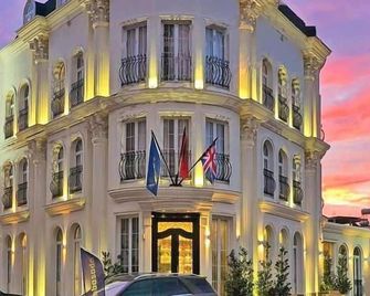 Hotel Ambasada Qta - Tirana - Edifício