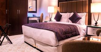 Strato Hotel By Warwick - Doha - Bedroom