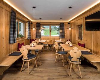 Apartment 'Waidacherhof Alm' with Mountain View, Balcony & Wi-Fi - Braies - Restaurant