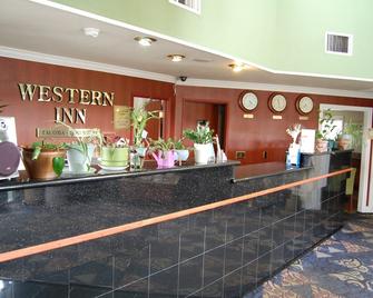 Western Inn Lakewood - Lakewood - Front desk