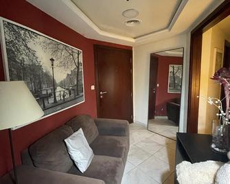 Backpackers Dubai - Dubái - Sala de estar