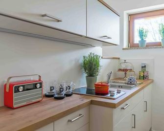 Chalet An der Brunnader-Ihr perfekter Rückzugsort in der Bayerischen Toskana-Überwiegend mit Klima-3Geh-Min zur Therme - Bad Birnbach - Küche