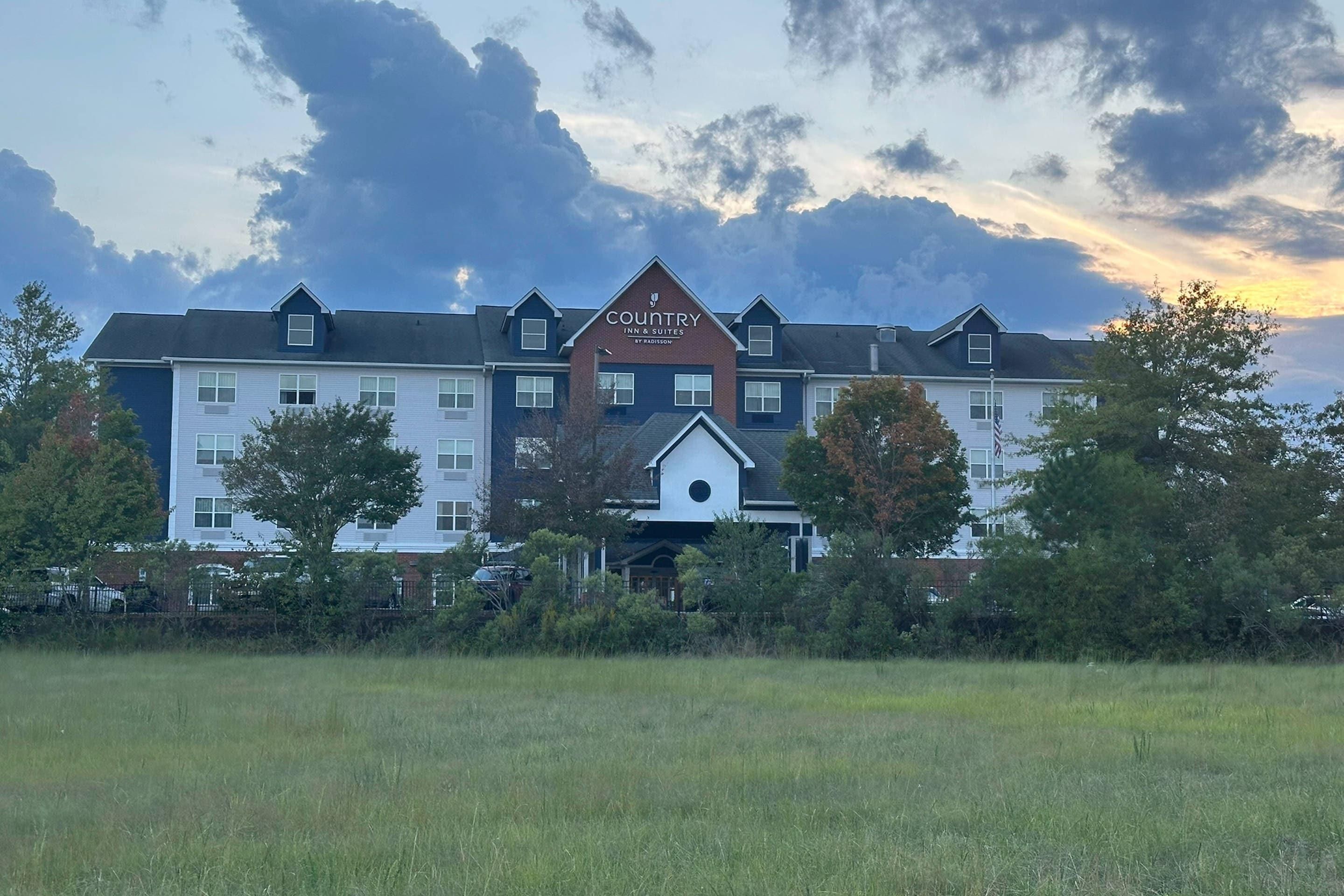 Country Inn & Suites by Radisson, Concord, NC - קונקורד - בניין