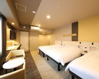 Smile Hotel Kanazawa Nishiguchi Ekimae - Kanazawa - Bedroom