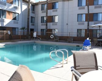 Sky Harbor Airport Inn - פיניקס - בריכה