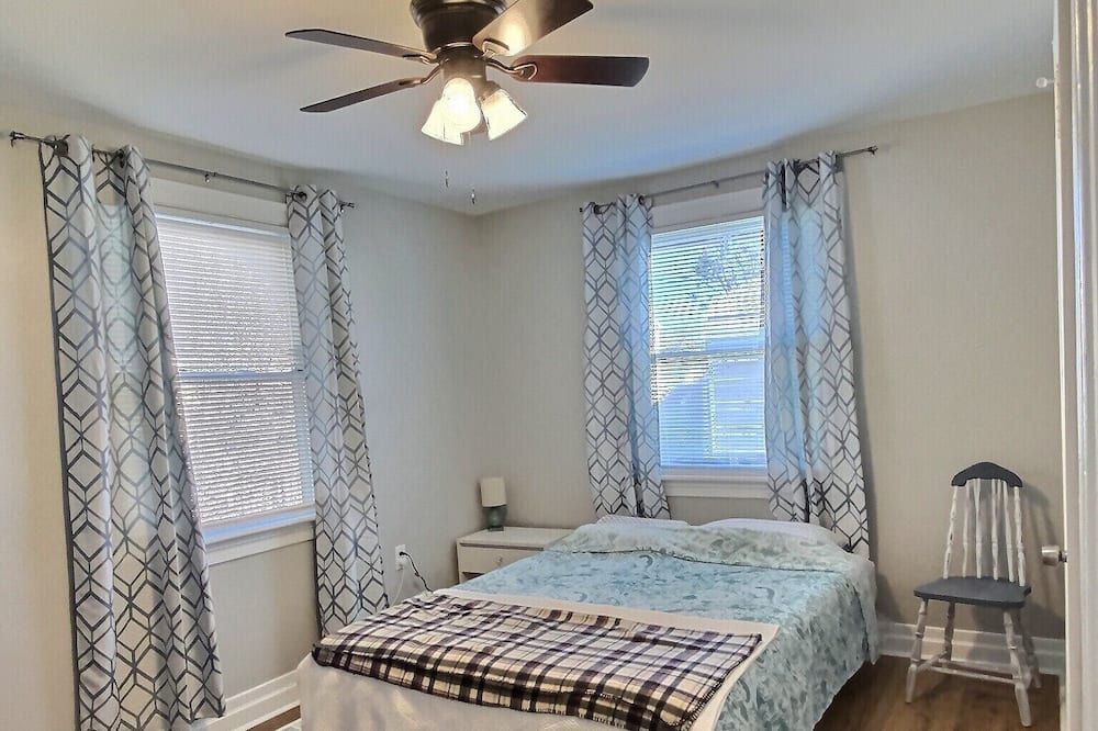 Walk to East Beach - נורפולק - חדר שינה