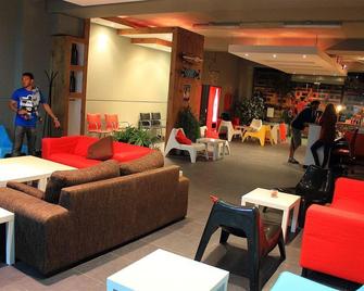 South Hostel Tarifa - Tarifa - Lounge