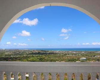 Island Castle Rentals - Saltwater Pool & Hot Tub- Lovely 3 Bedrooms - Frederiksted - Balcony