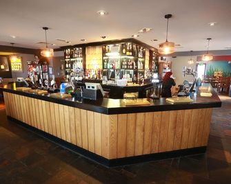 柳樹 - 布拉克本馬斯頓旅館 - 布萊克本 - 酒吧