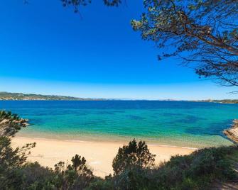 Elegant Residence Ea Bianca 2 Bedroom Sleeps 6 Plus Extra Bed Available - Cala di Volpe - Ranta