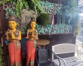 Look Shine Apartment - Bangkok - Building