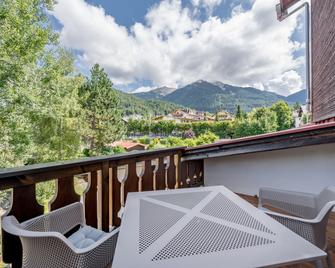 Hotel Zum Gourmet - זיפלד - מרפסת