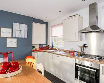 Gweldon Topsail, Pet Friendly In Porthmadog - Porthmadog - Küche