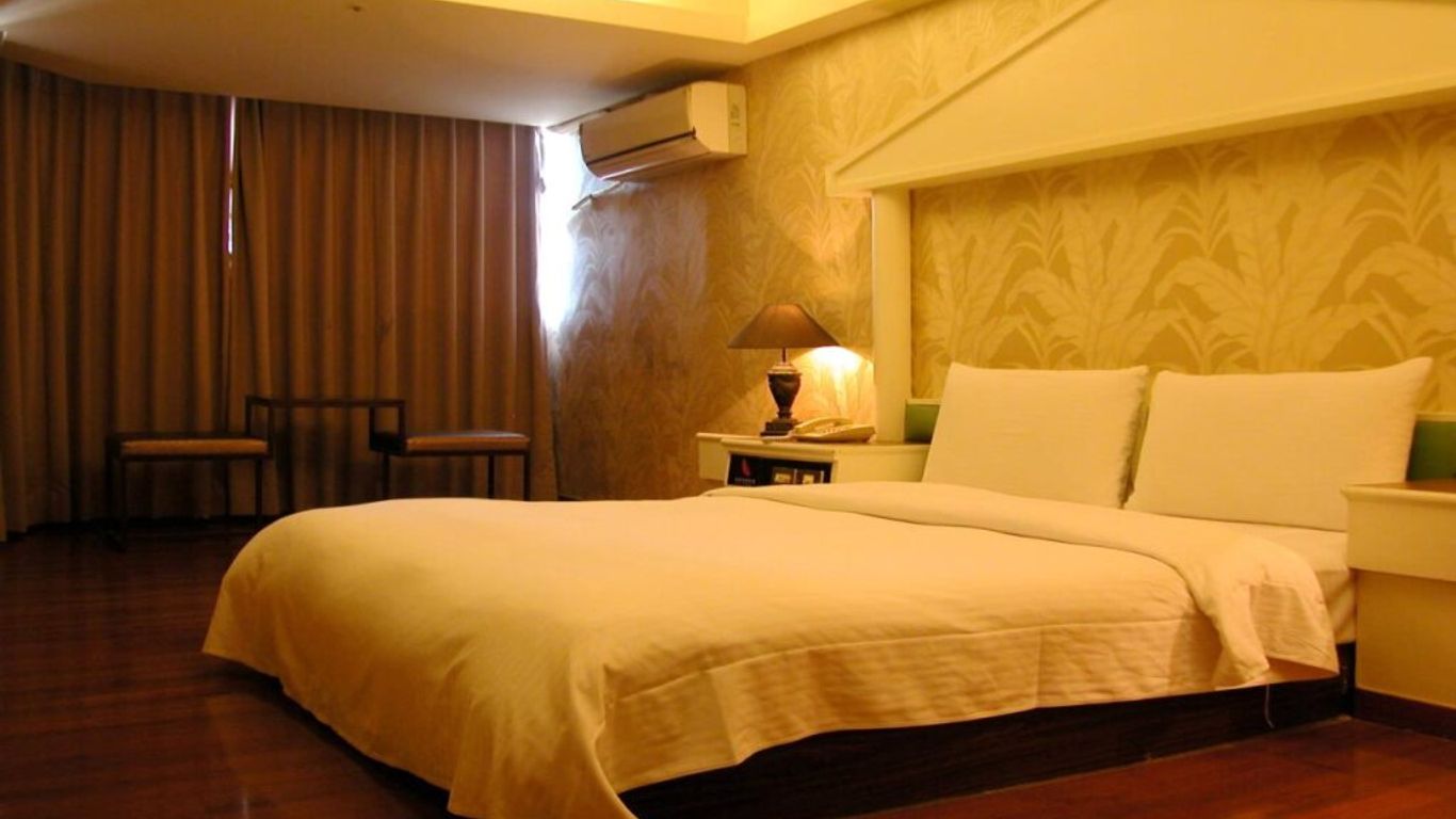 Zaw Jung Business Hotel