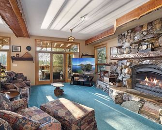 The Inn on Bigfork Bay - Bigfork - Living room