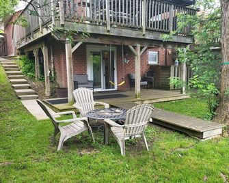 Spacious Home By The Lake (Sleeps up to 12ppl) - Ajax - Binnenhof