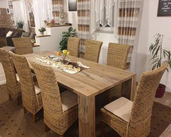 Martin's Ferienwohnung - Furth im Wald - Essbereich