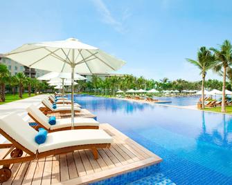 芽莊豪華峴港飯店 - 峴港 - 游泳池