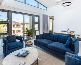 Premium Beachside Apartment Living In Coogee-E8- Special Offers May Apply - Coogee - Living room