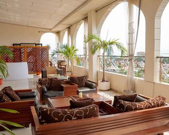 Hotel Hibiscus Louis - Libreville - Hall d’entrée